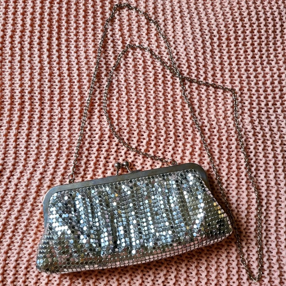 Elegant Reflective Formal Clutch With Strap